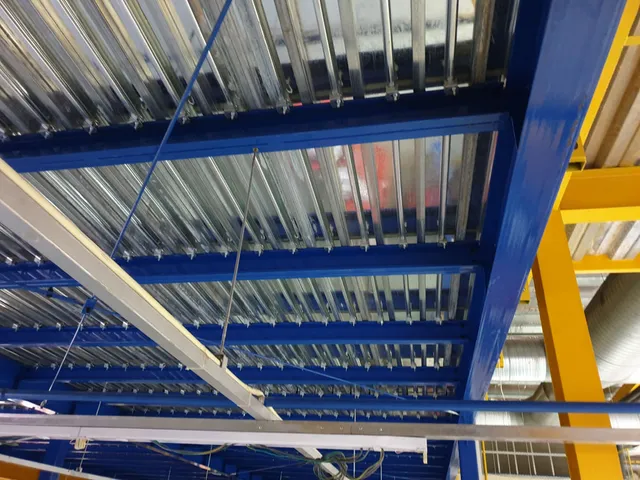 Mezzanine floor for cutting machines for an apparel export company in Wathupitiwala FTZ — 2 of 9
