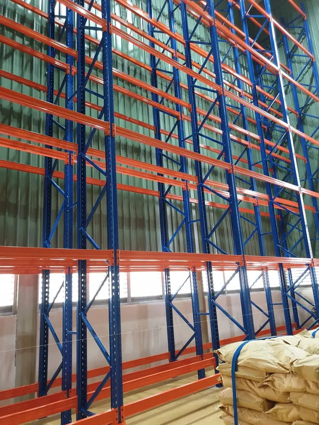 Pallet racking system for a food products export company in Ranala — 6 of 11