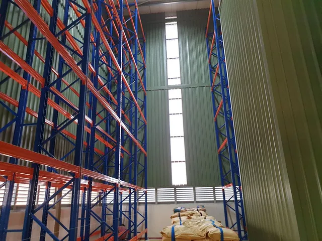 Pallet racking system for a food products export company in Ranala — 8 of 11